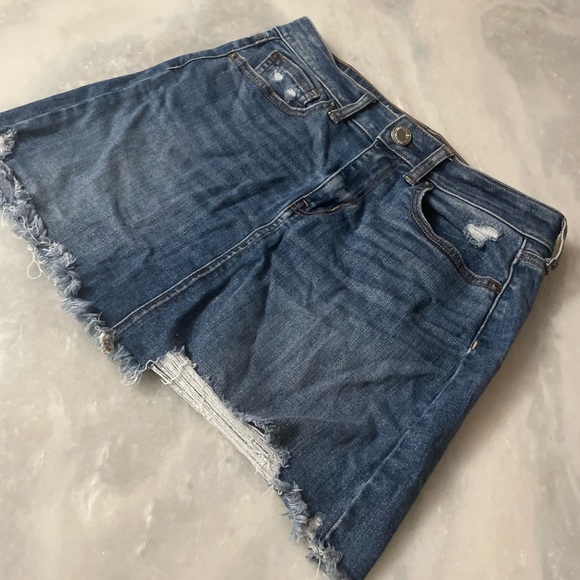American Eagle Women’s Blue Denim Super Stretch X Distressed Jean Skirt Size 4 - Picture 3 of 10